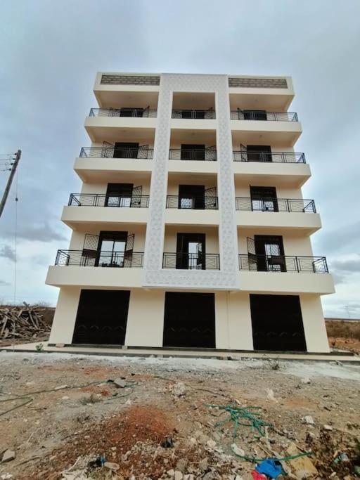 1 Bedroom Fully Furnished Luxurious Apartment Voi Town Exterior photo